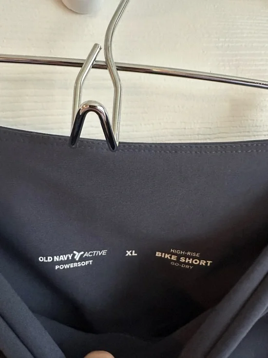 Old Navy Black High-Rise Bike Shorts with Side Pockets - Picture 2 of 3